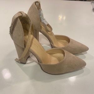 Chase + chloe nude suede heels